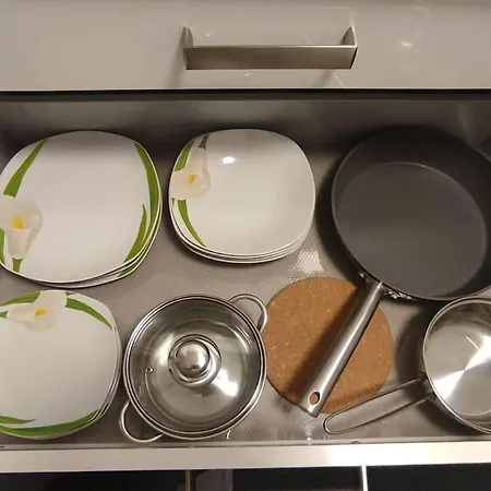 Neu Sanierte 2-zimmer *