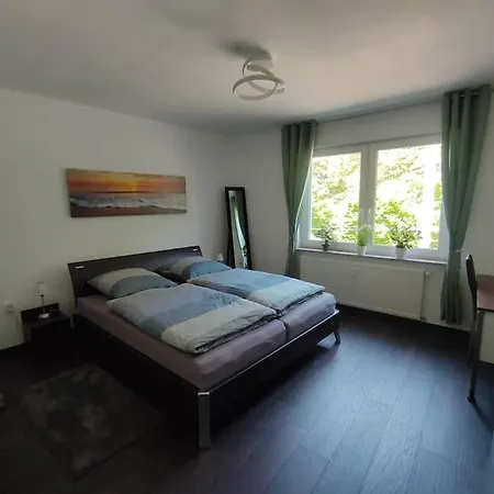 Neu Sanierte 2-zimmer